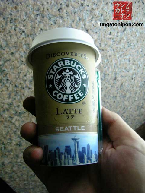 Starbucks en un konbini