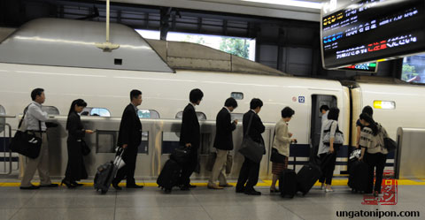 Cola en el Shinkansen