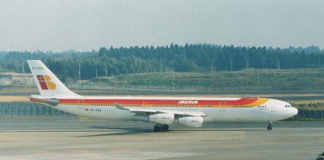 A340-300 de Iberia en Narita