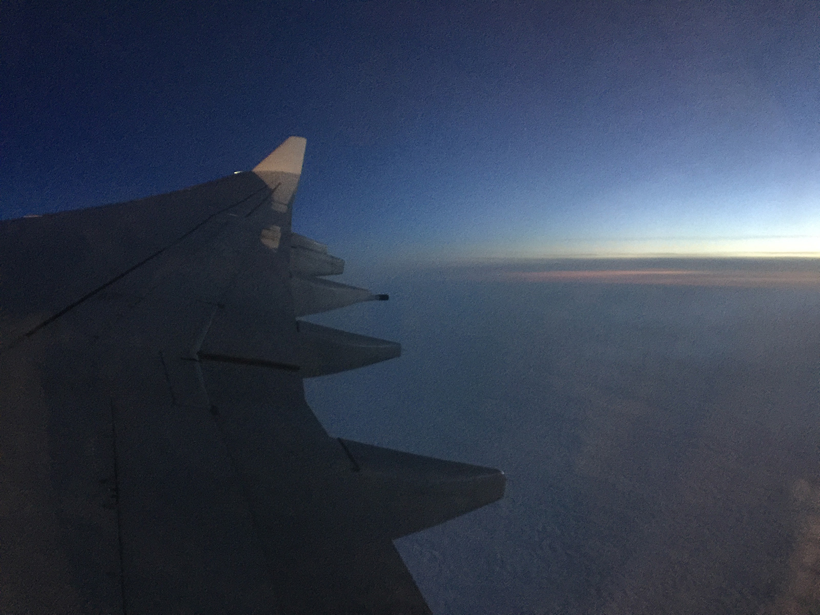 Vuelo de Iberia a Tokio por la noche