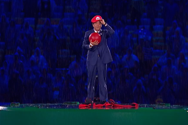 Shinzo Abe vestido de Mario en los Juegos Olímpicos